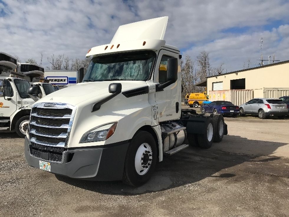Day Cab Tractor-Heavy Duty Tractors-Freightliner-2018-T12664ST-Panama City-FL-308,280\n\t\tmiles-$ 55,500 - Image 3