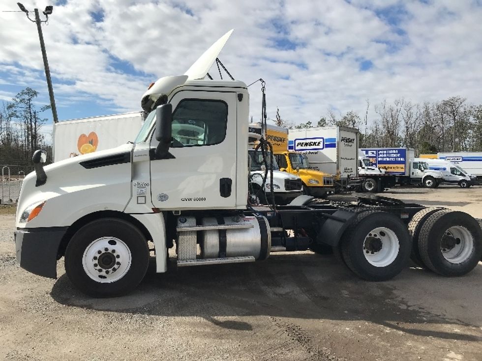Day Cab Tractor-Heavy Duty Tractors-Freightliner-2018-T12664ST-Panama City-FL-308,280\n\t\tmiles-$ 55,500 - Image 4