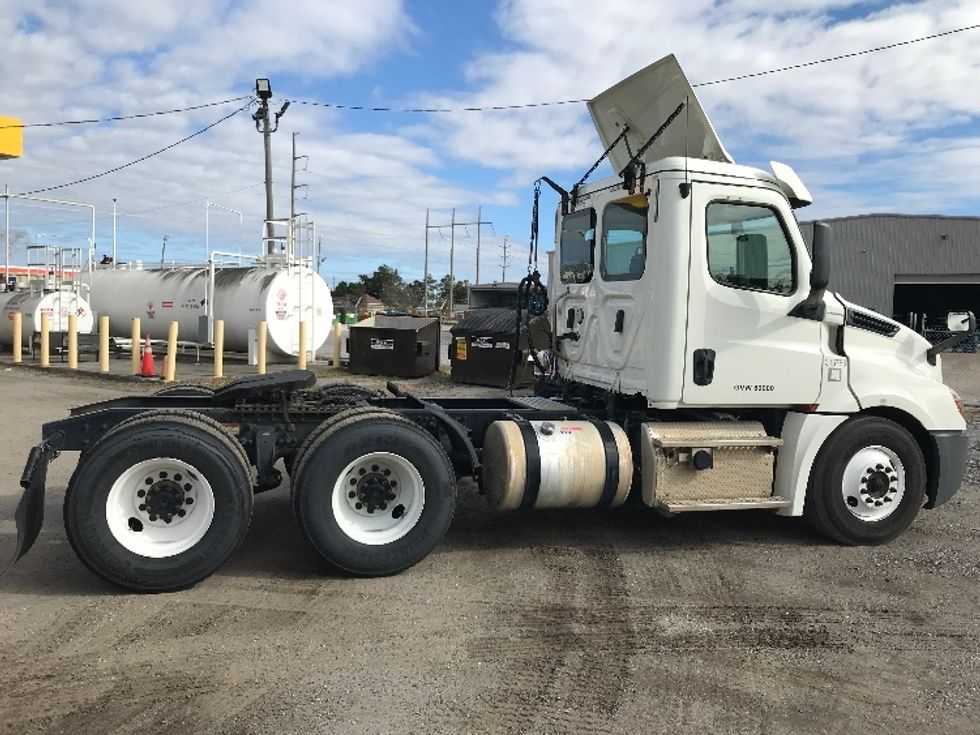 Day Cab Tractor-Heavy Duty Tractors-Freightliner-2018-T12664ST-Panama City-FL-308,280\n\t\tmiles-$ 55,500 - Image 8