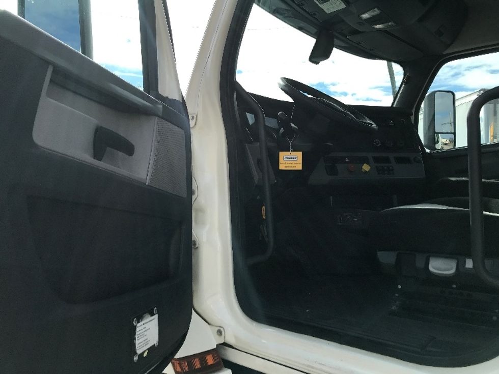 Day Cab Tractor-Heavy Duty Tractors-Freightliner-2018-T12664ST-Panama City-FL-308,280\n\t\tmiles-$ 55,500 - Image 9
