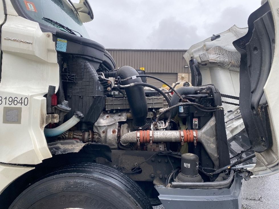 Day Cab Tractor-Heavy Duty Tractors-Freightliner-2018-T12664ST-Parsippany-NJ-235,777\n\t\tmiles-$ 48,250 - Image 15