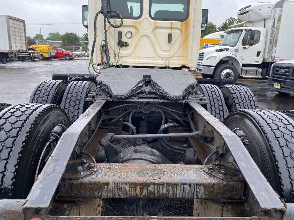 Day Cab Tractor-Heavy Duty Tractors-Freightliner-2018-T12664ST-Parsippany-NJ-235,777\n\t\tmiles-$ 48,250 - Image 6