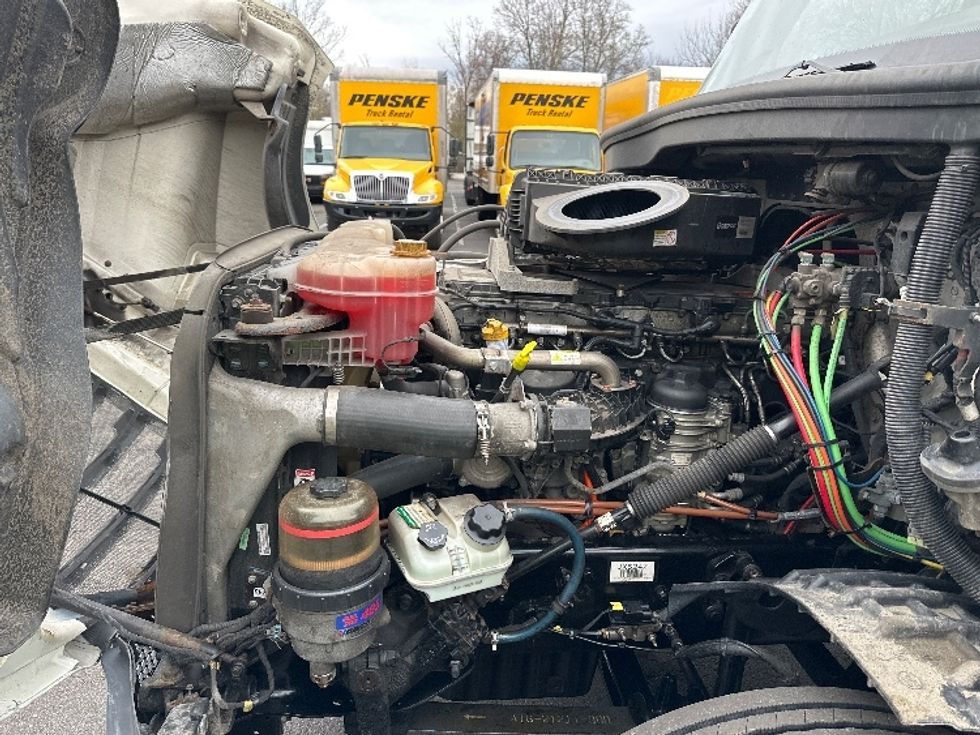 Day Cab Tractor-Heavy Duty Tractors-Freightliner-2018-T12664ST-Parsippany-NJ-422,761\n\t\tmiles-$ 39,250 - Image 16