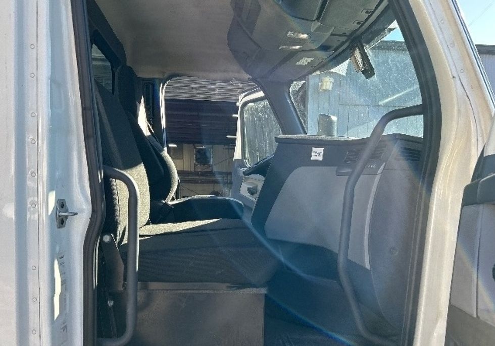 Day Cab Tractor-Heavy Duty Tractors-Freightliner-2018-T12664ST-Pensacola-FL-446,818\n\t\tmiles-$ 46,750 - Image 12