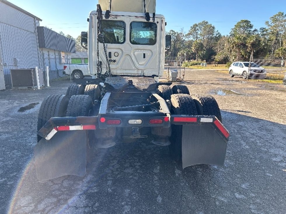 Day Cab Tractor-Heavy Duty Tractors-Freightliner-2018-T12664ST-Pensacola-FL-446,818\n\t\tmiles-$ 46,750 - Image 6