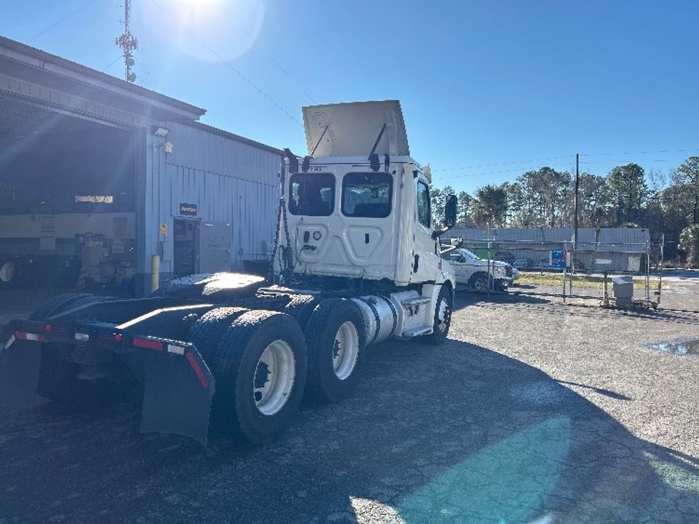 Day Cab Tractor-Heavy Duty Tractors-Freightliner-2018-T12664ST-Pensacola-FL-446,818\n\t\tmiles-$ 46,750 - Image 7