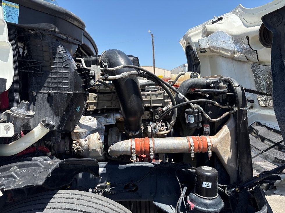 Day Cab Tractor-Heavy Duty Tractors-Freightliner-2018-T12664ST-Phoenix-AZ-192,326\n\t\tmiles-$ 55,500 - Image 15