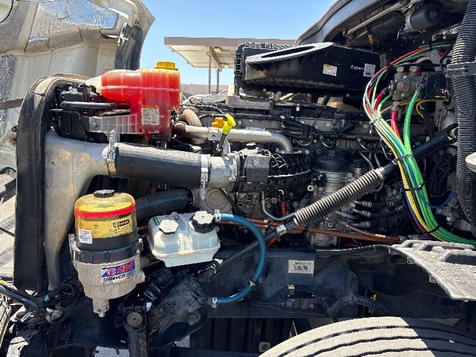 Day Cab Tractor-Heavy Duty Tractors-Freightliner-2018-T12664ST-Phoenix-AZ-192,326\n\t\tmiles-$ 55,500 - Image 16