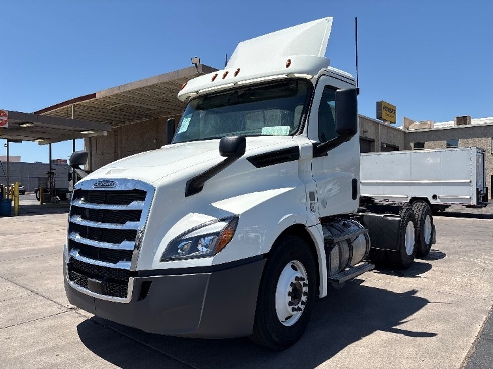 Day Cab Tractor-Heavy Duty Tractors-Freightliner-2018-T12664ST-Phoenix-AZ-192,326\n\t\tmiles-$ 55,500 - Image 3