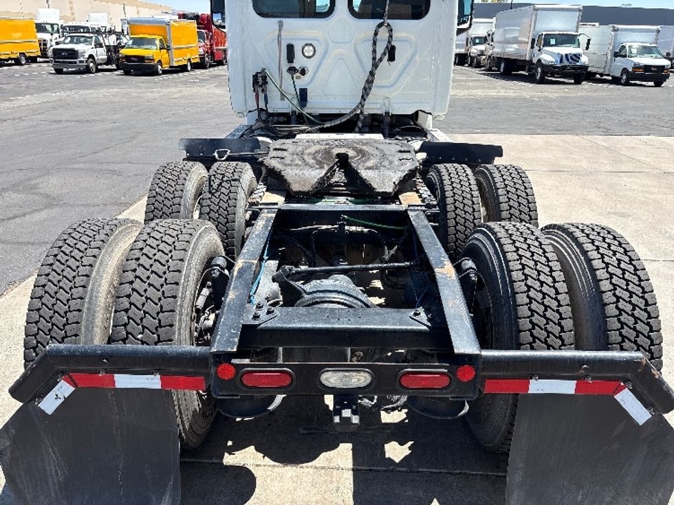 Day Cab Tractor-Heavy Duty Tractors-Freightliner-2018-T12664ST-Phoenix-AZ-192,326\n\t\tmiles-$ 55,500 - Image 6