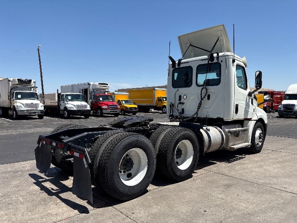 Day Cab Tractor-Heavy Duty Tractors-Freightliner-2018-T12664ST-Phoenix-AZ-192,326\n\t\tmiles-$ 55,500 - Image 7