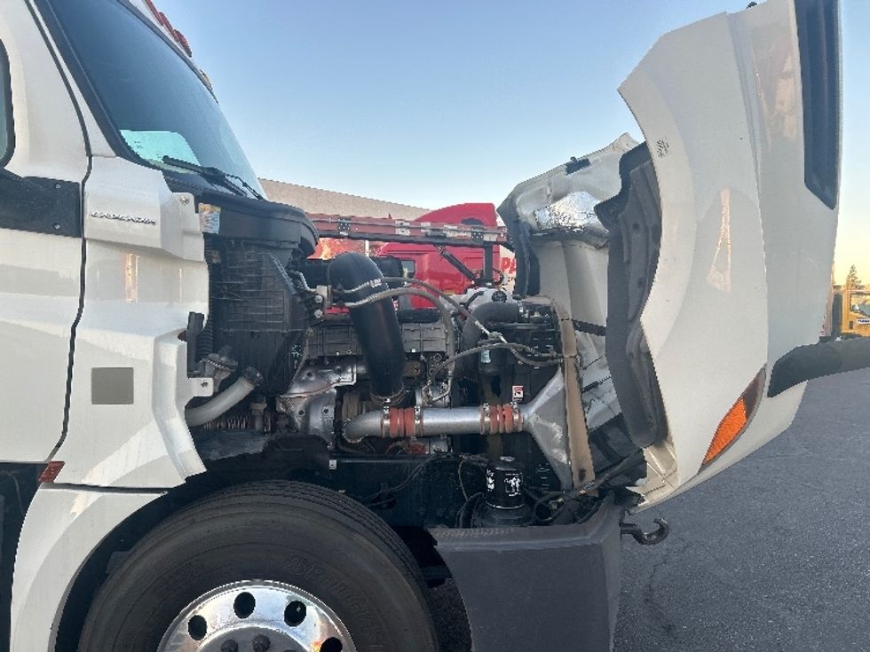 Day Cab Tractor-Heavy Duty Tractors-Freightliner-2018-T12664ST-Phoenix-AZ-250,503\n\t\tmiles-$ 48,250 - Image 15