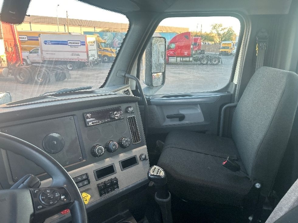 Day Cab Tractor-Heavy Duty Tractors-Freightliner-2018-T12664ST-Phoenix-AZ-250,503\n\t\tmiles-$ 48,250 - Image 9