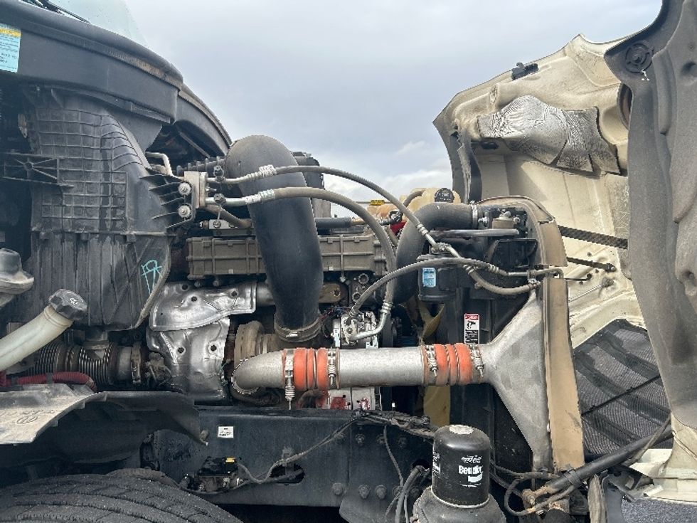 Day Cab Tractor-Heavy Duty Tractors-Freightliner-2018-T12664ST-Phoenix-AZ-302,089\n\t\tmiles-$ 45,500 - Image 15