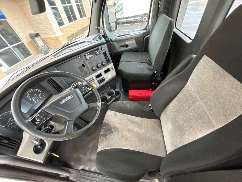 Day Cab Tractor-Heavy Duty Tractors-Freightliner-2018-T12664ST-Phoenix-AZ-401,166\n\t\tmiles-$ 42,000 - Image 10