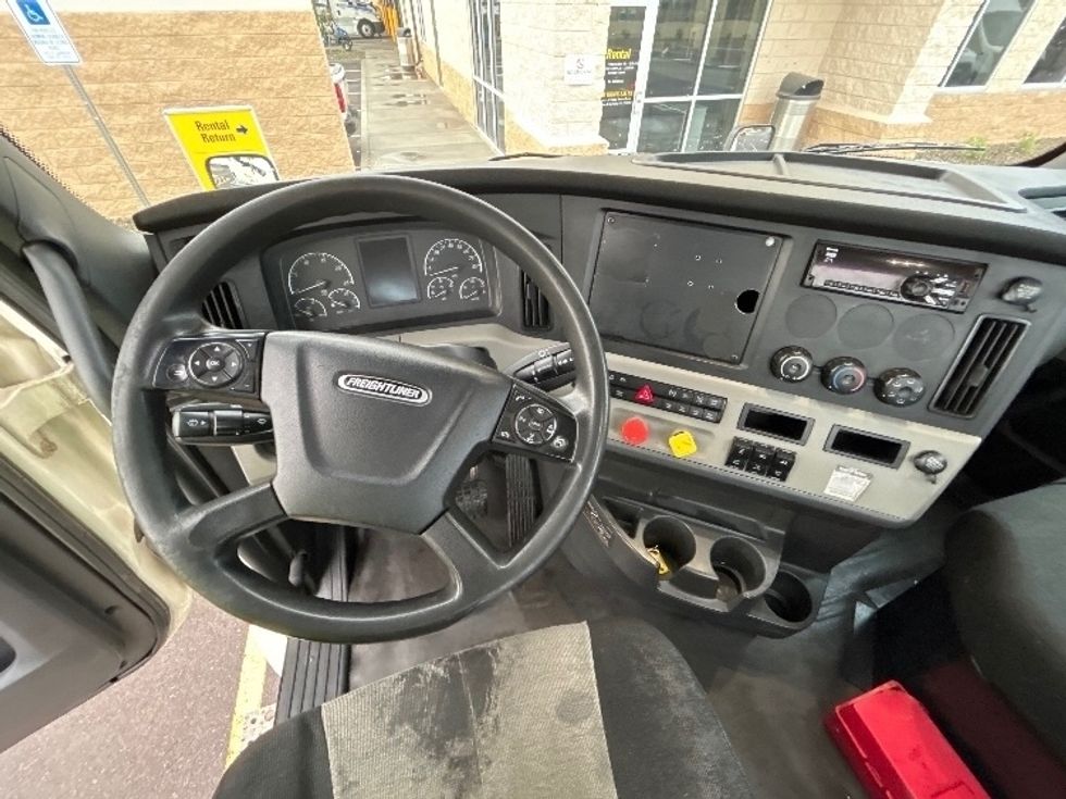 Day Cab Tractor-Heavy Duty Tractors-Freightliner-2018-T12664ST-Phoenix-AZ-401,166\n\t\tmiles-$ 42,000 - Image 11