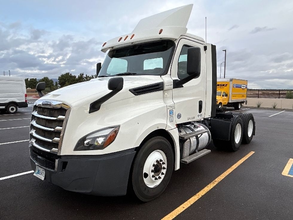 Day Cab Tractor-Heavy Duty Tractors-Freightliner-2018-T12664ST-Phoenix-AZ-401,166\n\t\tmiles-$ 42,000 - Image 3