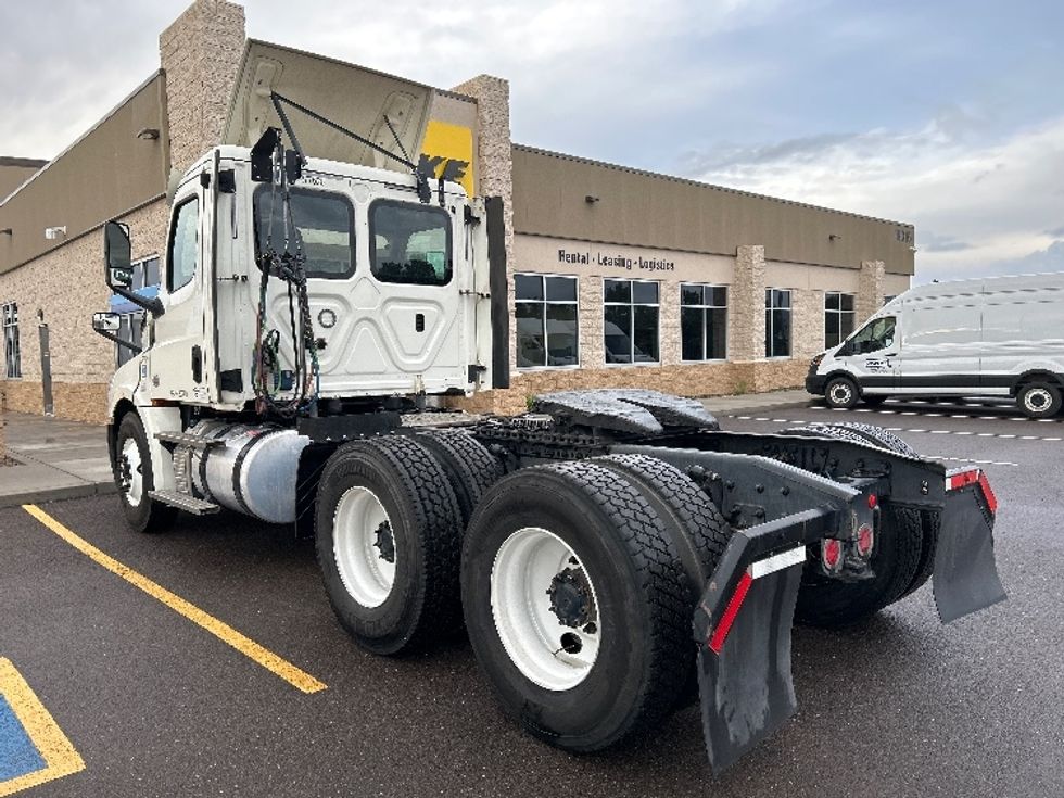 Day Cab Tractor-Heavy Duty Tractors-Freightliner-2018-T12664ST-Phoenix-AZ-401,166\n\t\tmiles-$ 42,000 - Image 5