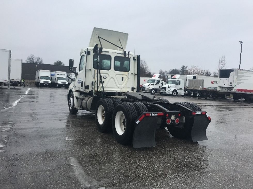 Day Cab Tractor-Heavy Duty Tractors-Freightliner-2018-T12664ST-Piqua-OH-379,801\n\t\tmiles-$ 47,000 - Image 5
