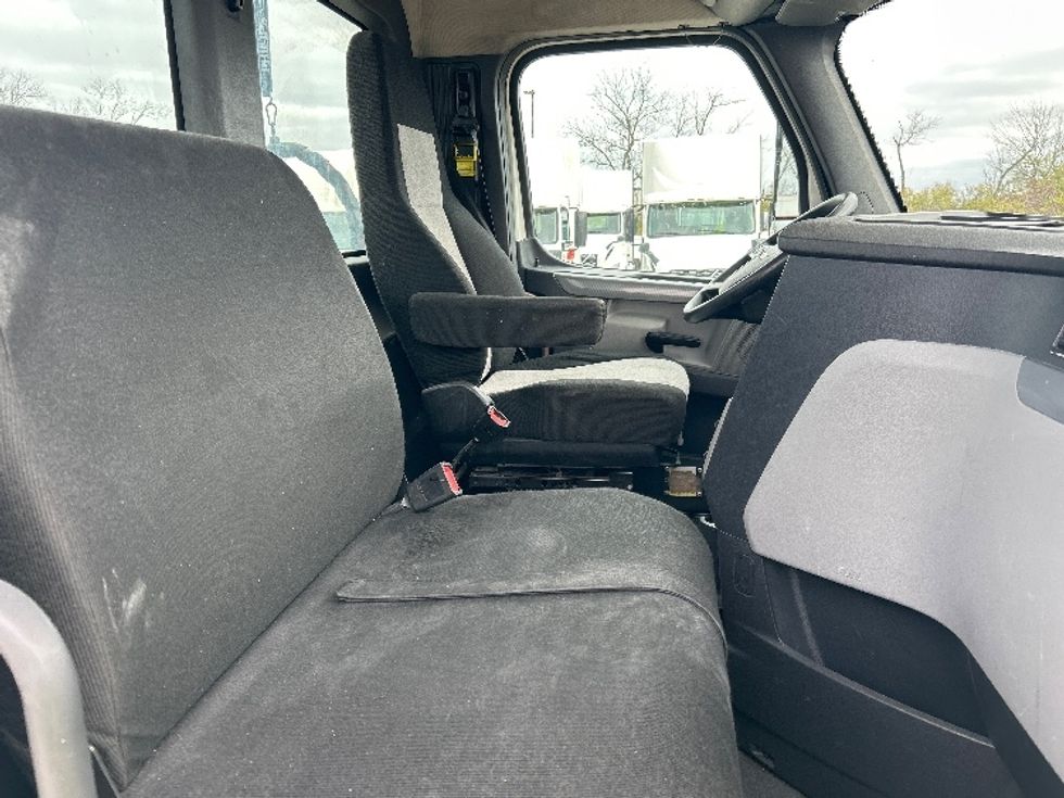 Day Cab Tractor-Heavy Duty Tractors-Freightliner-2018-T12664ST-Piqua-OH-409,551\n\t\tmiles-$ 46,500 - Image 14