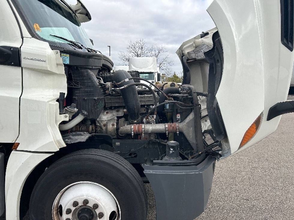 Day Cab Tractor-Heavy Duty Tractors-Freightliner-2018-T12664ST-Piqua-OH-409,551\n\t\tmiles-$ 46,500 - Image 15