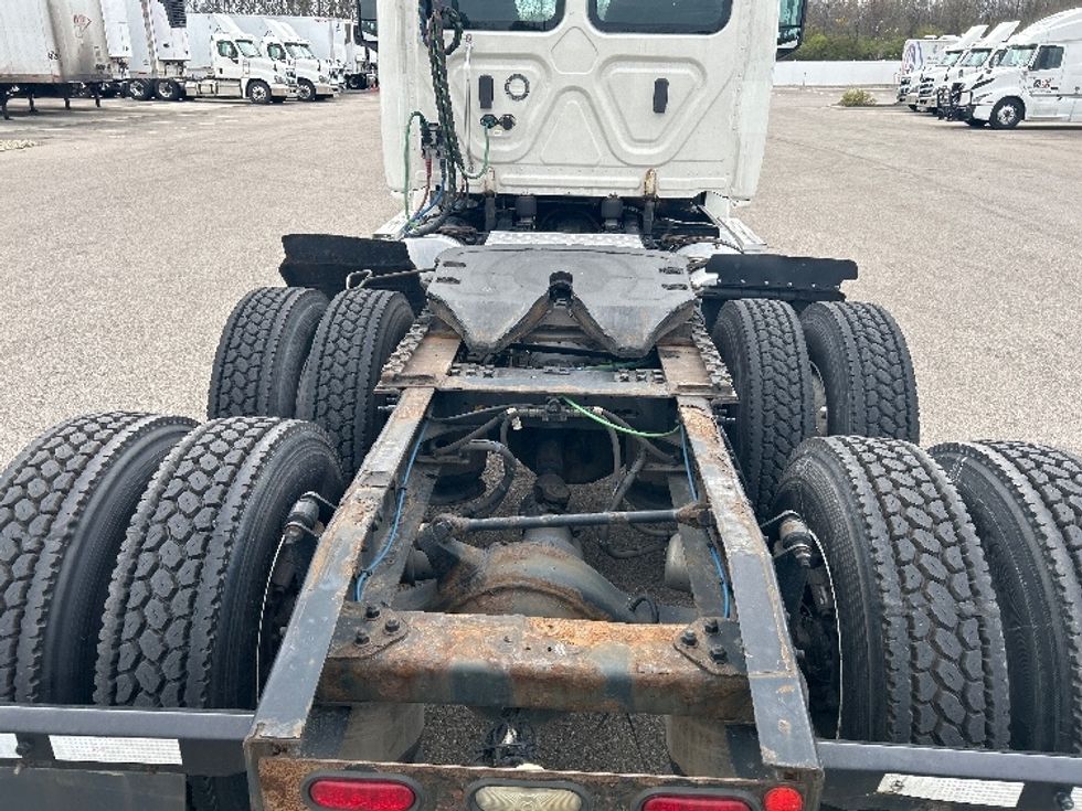 Day Cab Tractor-Heavy Duty Tractors-Freightliner-2018-T12664ST-Piqua-OH-409,551\n\t\tmiles-$ 46,500 - Image 6