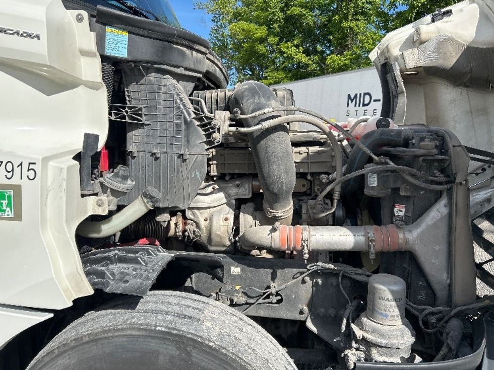 Day Cab Tractor-Heavy Duty Tractors-Freightliner-2018-T12664ST-Poplar Bluff-MO-497,539\n\t\tmiles-$ 37,000 - Image 15
