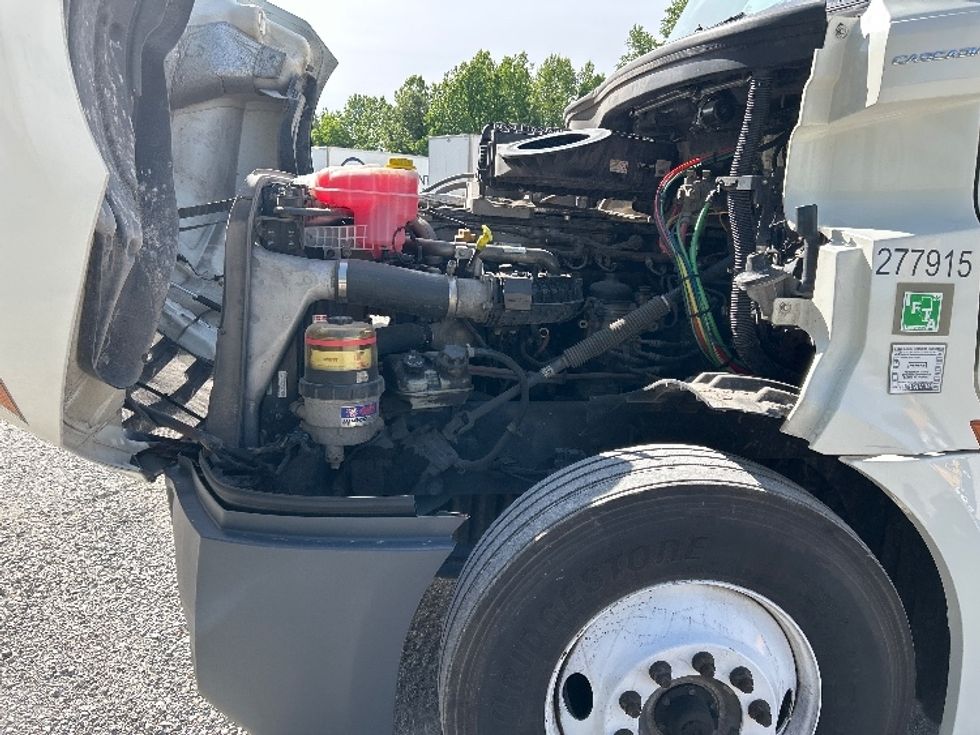 Day Cab Tractor-Heavy Duty Tractors-Freightliner-2018-T12664ST-Poplar Bluff-MO-497,539\n\t\tmiles-$ 37,000 - Image 16