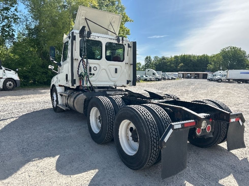 Day Cab Tractor-Heavy Duty Tractors-Freightliner-2018-T12664ST-Poplar Bluff-MO-497,539\n\t\tmiles-$ 37,000 - Image 5