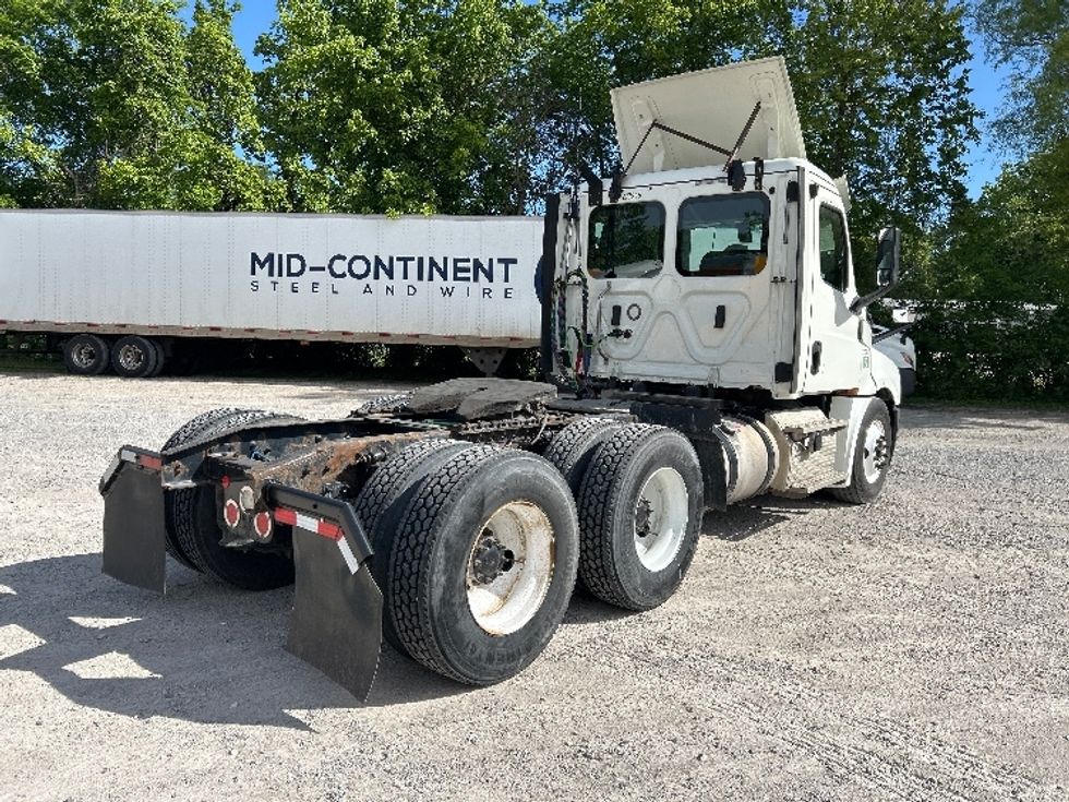 Day Cab Tractor-Heavy Duty Tractors-Freightliner-2018-T12664ST-Poplar Bluff-MO-497,539\n\t\tmiles-$ 37,000 - Image 7