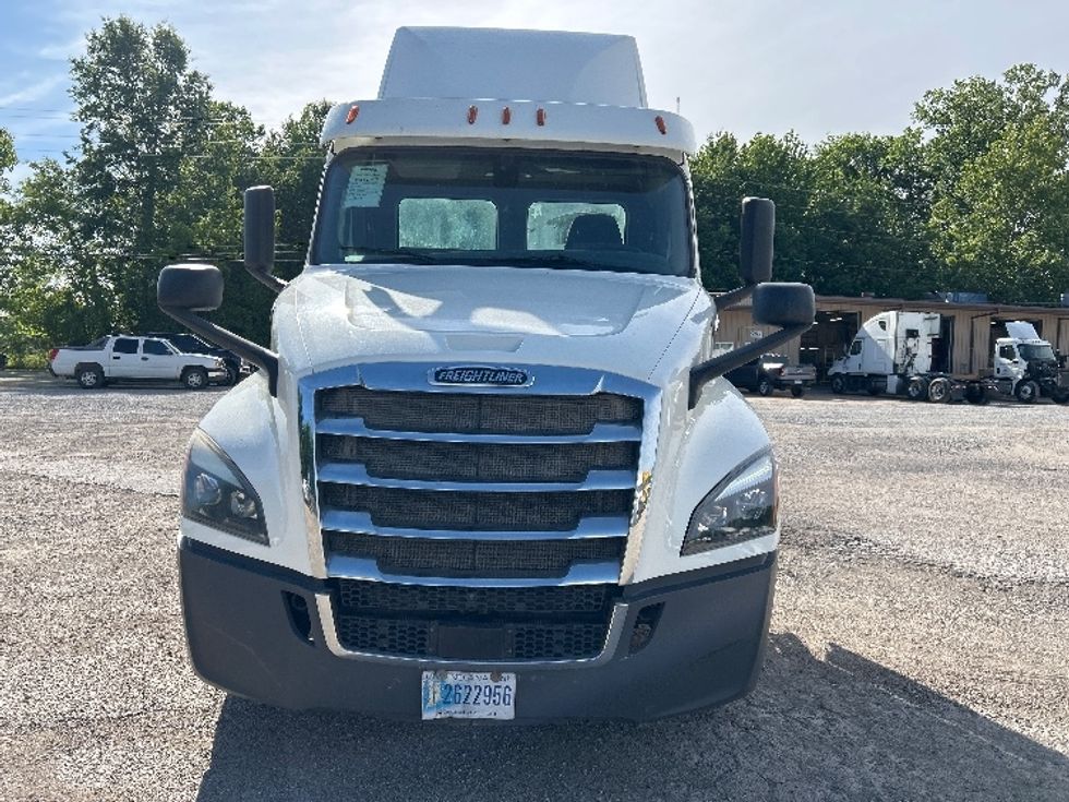 Day Cab Tractor-Heavy Duty Tractors-Freightliner-2018-T12664ST-Poplar Bluff-MO-514,380\n\t\tmiles-$ 36,250 - Image 2