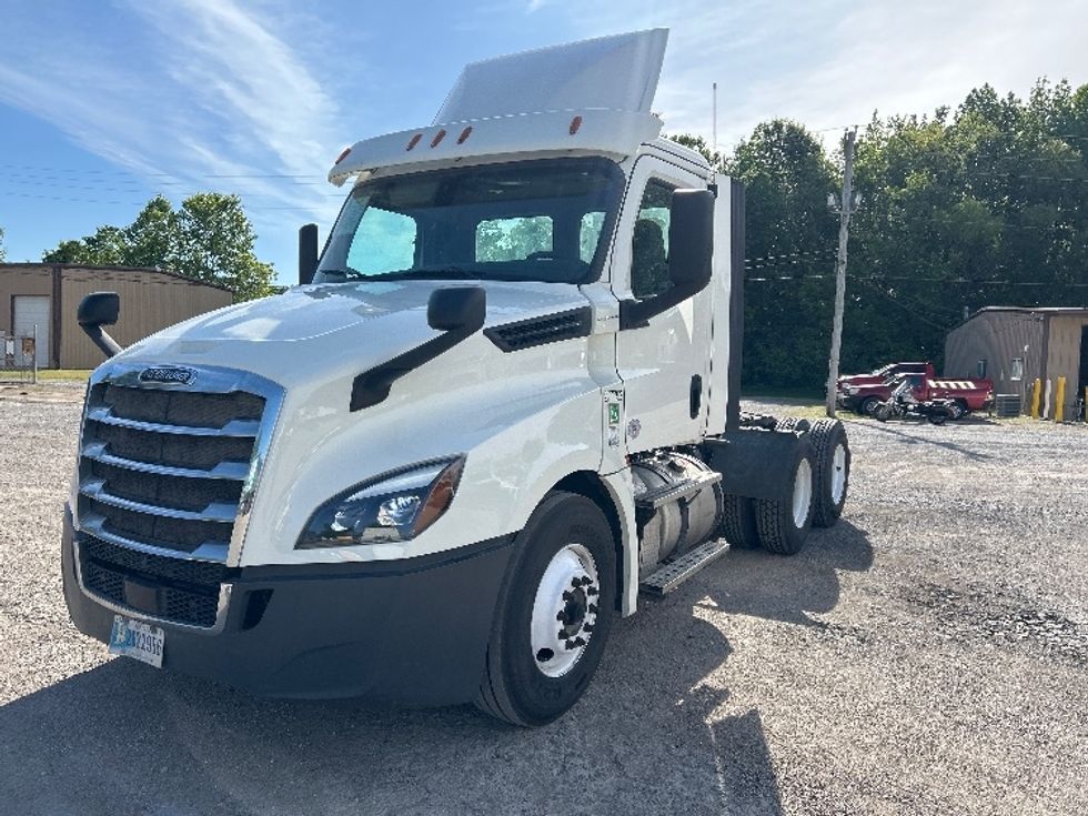 Day Cab Tractor-Heavy Duty Tractors-Freightliner-2018-T12664ST-Poplar Bluff-MO-514,380\n\t\tmiles-$ 36,250 - Image 3