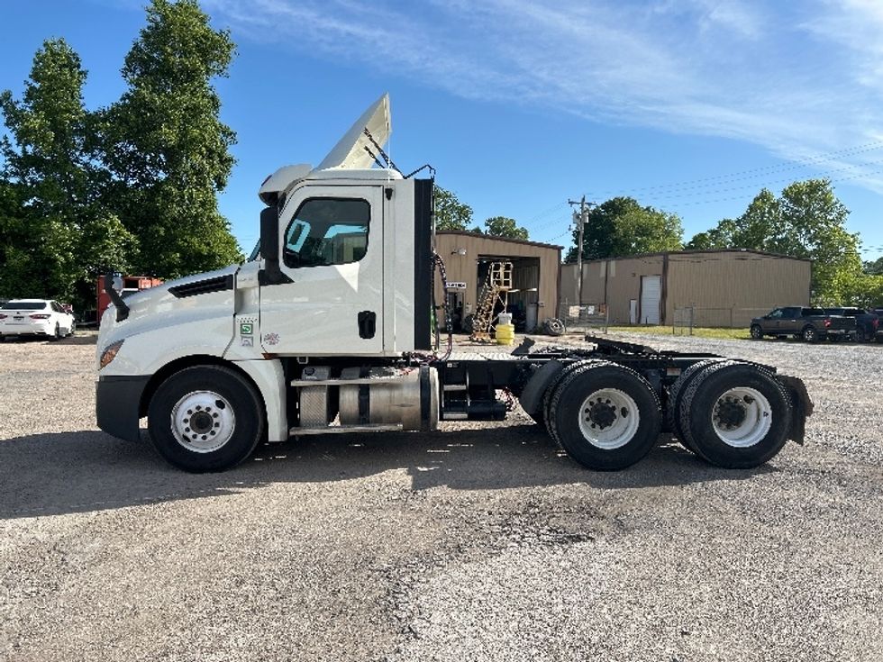 Day Cab Tractor-Heavy Duty Tractors-Freightliner-2018-T12664ST-Poplar Bluff-MO-514,380\n\t\tmiles-$ 36,250 - Image 4