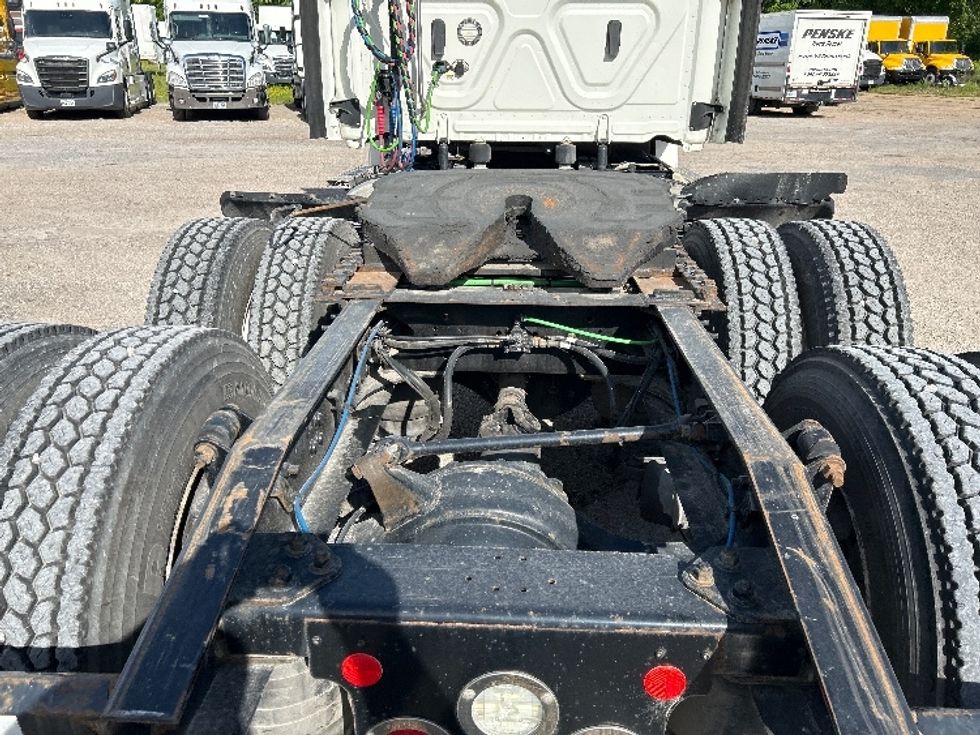 Day Cab Tractor-Heavy Duty Tractors-Freightliner-2018-T12664ST-Poplar Bluff-MO-514,380\n\t\tmiles-$ 36,250 - Image 6