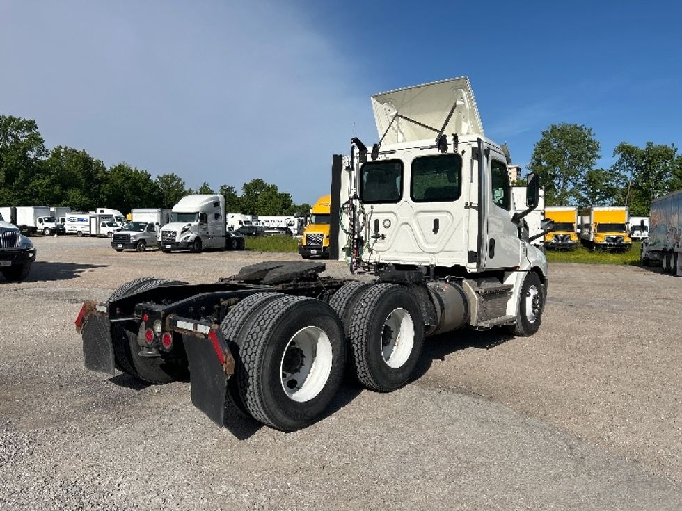Day Cab Tractor-Heavy Duty Tractors-Freightliner-2018-T12664ST-Poplar Bluff-MO-514,380\n\t\tmiles-$ 36,250 - Image 7