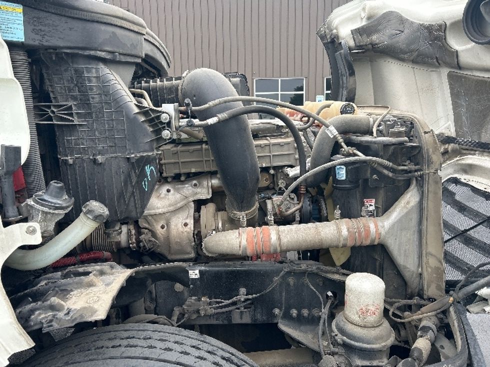 Day Cab Tractor-Heavy Duty Tractors-Freightliner-2018-T12664ST-Portland-OR-402,984\n\t\tmiles-$ 51,750 - Image 15