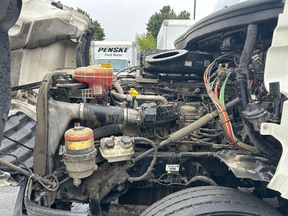 Day Cab Tractor-Heavy Duty Tractors-Freightliner-2018-T12664ST-Portland-OR-402,984\n\t\tmiles-$ 51,750 - Image 16