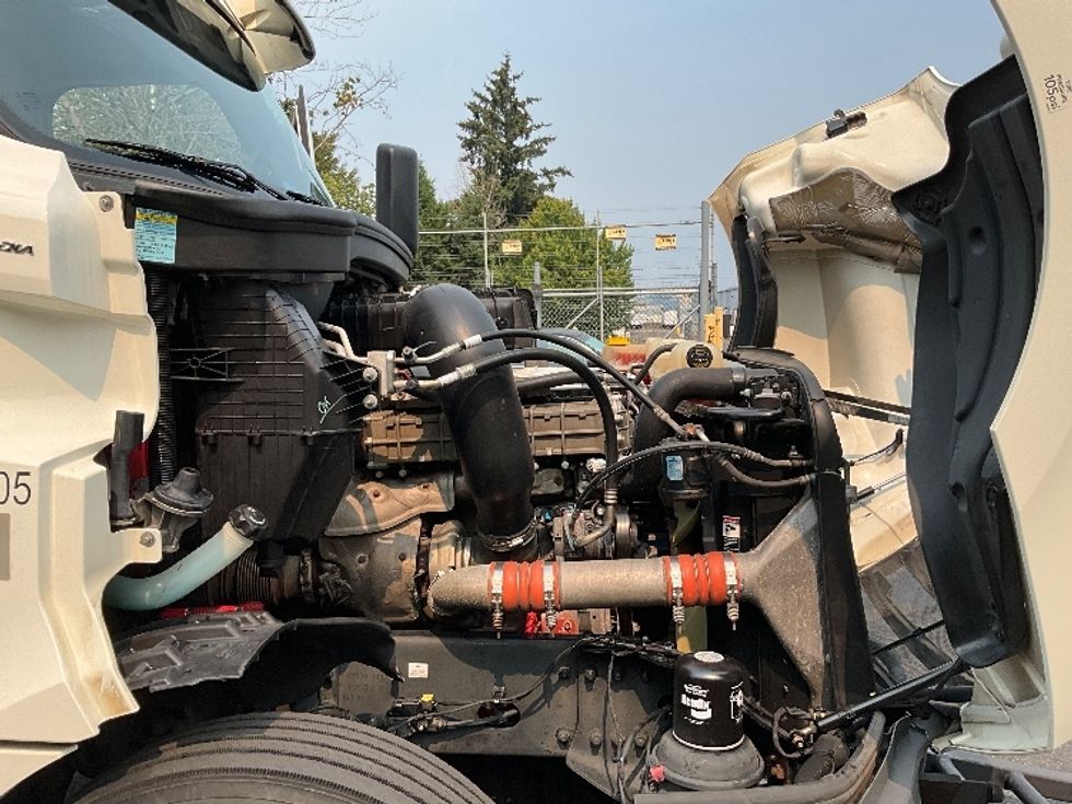 Day Cab Tractor-Heavy Duty Tractors-Freightliner-2018-T12664ST-Portland-OR-529,869\n\t\tmiles-$ 38,750 - Image 15