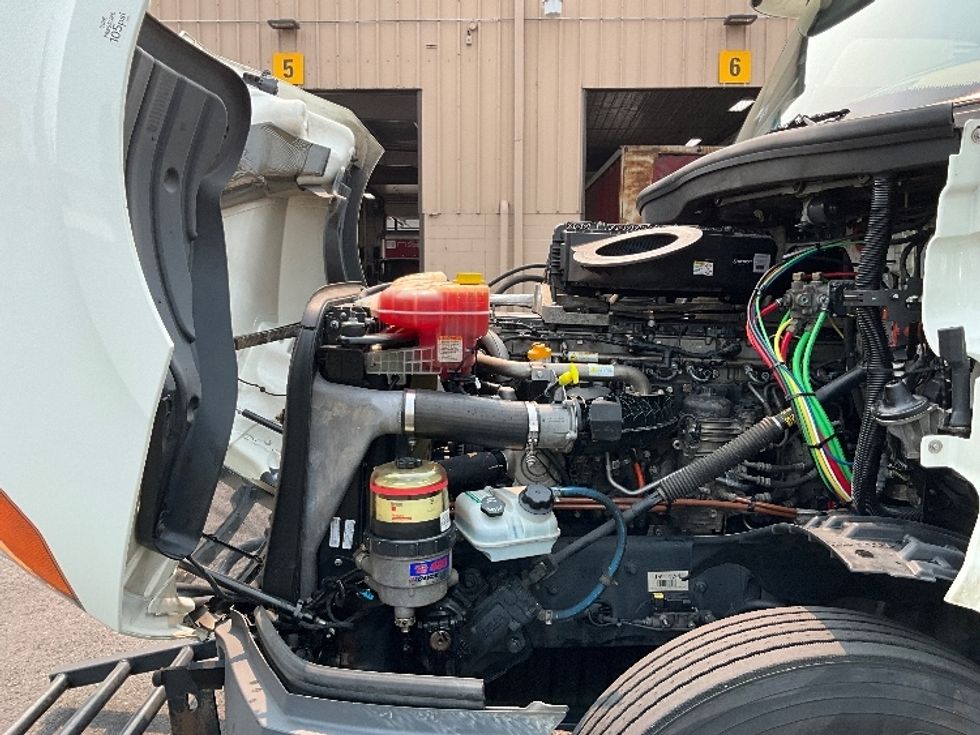 Day Cab Tractor-Heavy Duty Tractors-Freightliner-2018-T12664ST-Portland-OR-529,869\n\t\tmiles-$ 38,750 - Image 16