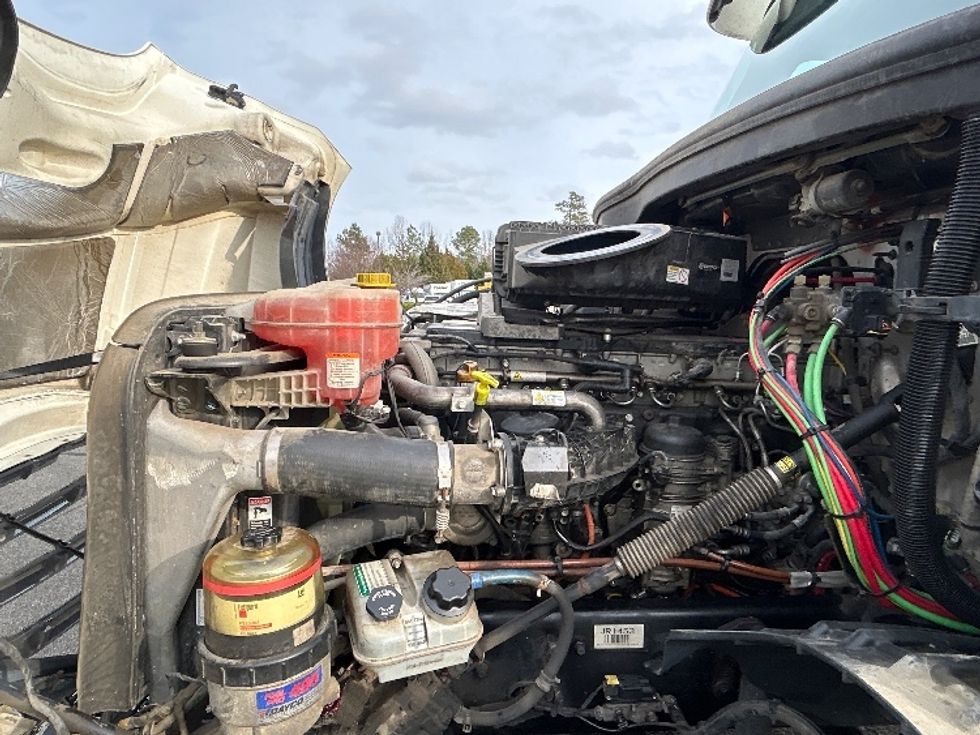 Day Cab Tractor-Heavy Duty Tractors-Freightliner-2018-T12664ST-Prince George-VA-111,816\n\t\tmiles-$ 52,000 - Image 16