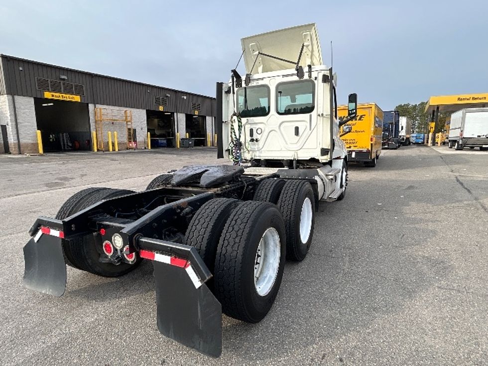 Day Cab Tractor-Heavy Duty Tractors-Freightliner-2018-T12664ST-Prince George-VA-111,816\n\t\tmiles-$ 52,000 - Image 7