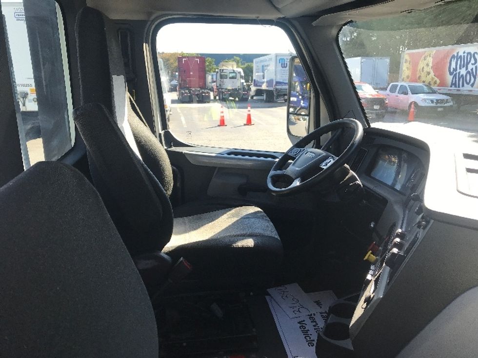 Day Cab Tractor-Heavy Duty Tractors-Freightliner-2018-T12664ST-Prince George-VA-397,325\n\t\tmiles-$ 44,250 - Image 14