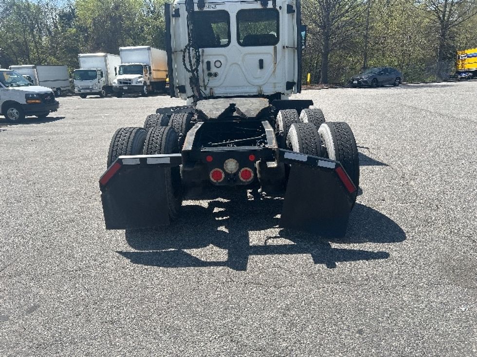 Day Cab Tractor-Heavy Duty Tractors-Freightliner-2018-T12664ST-Prince George-VA-497,520\n\t\tmiles-$ 40,750 - Image 18