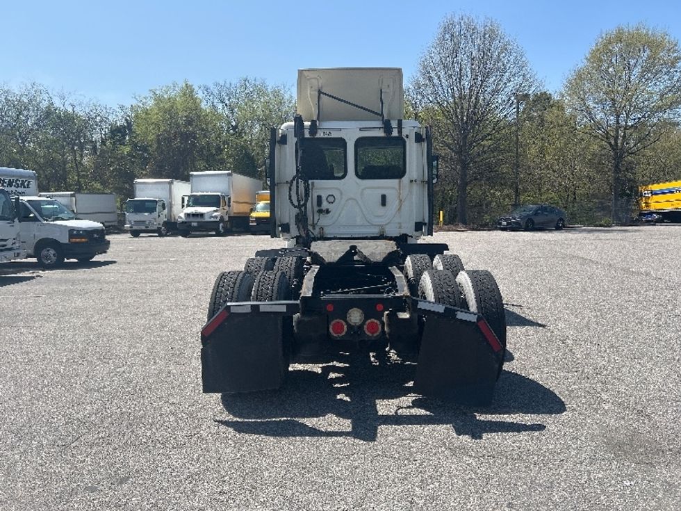 Day Cab Tractor-Heavy Duty Tractors-Freightliner-2018-T12664ST-Prince George-VA-497,520\n\t\tmiles-$ 40,750 - Image 6