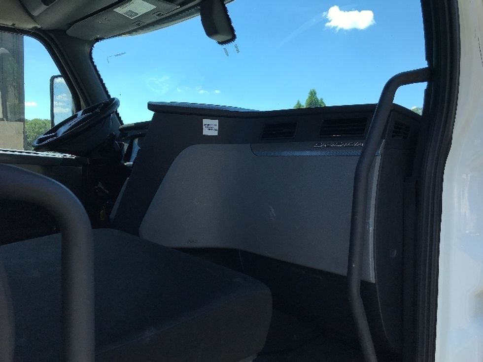 Day Cab Tractor-Heavy Duty Tractors-Freightliner-2018-T12664ST-Prince George-VA-527,988\n\t\tmiles-$ 37,750 - Image 13