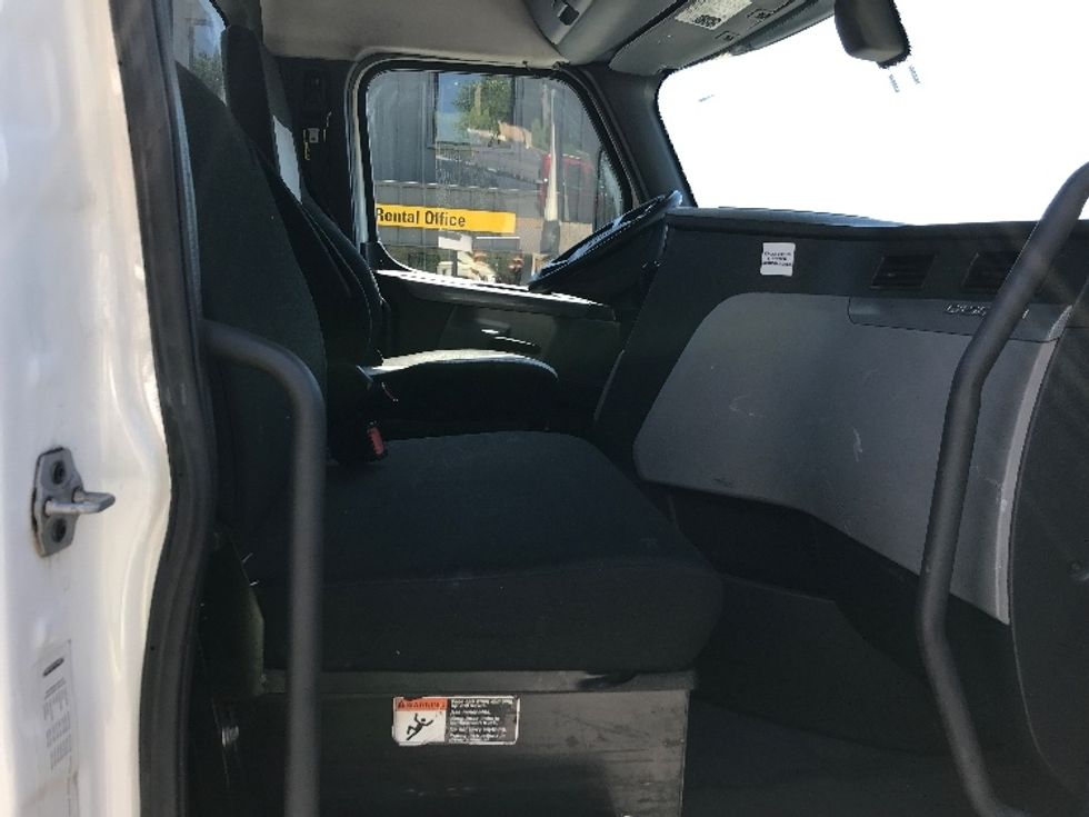 Day Cab Tractor-Heavy Duty Tractors-Freightliner-2018-T12664ST-Prince George-VA-527,988\n\t\tmiles-$ 37,750 - Image 14