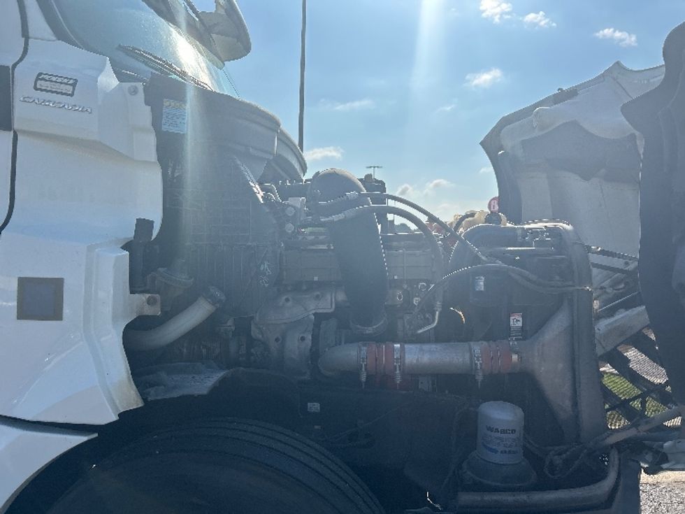 Day Cab Tractor-Heavy Duty Tractors-Freightliner-2018-T12664ST-Richland-MS-426,420\n\t\tmiles-$ 44,000 - Image 15