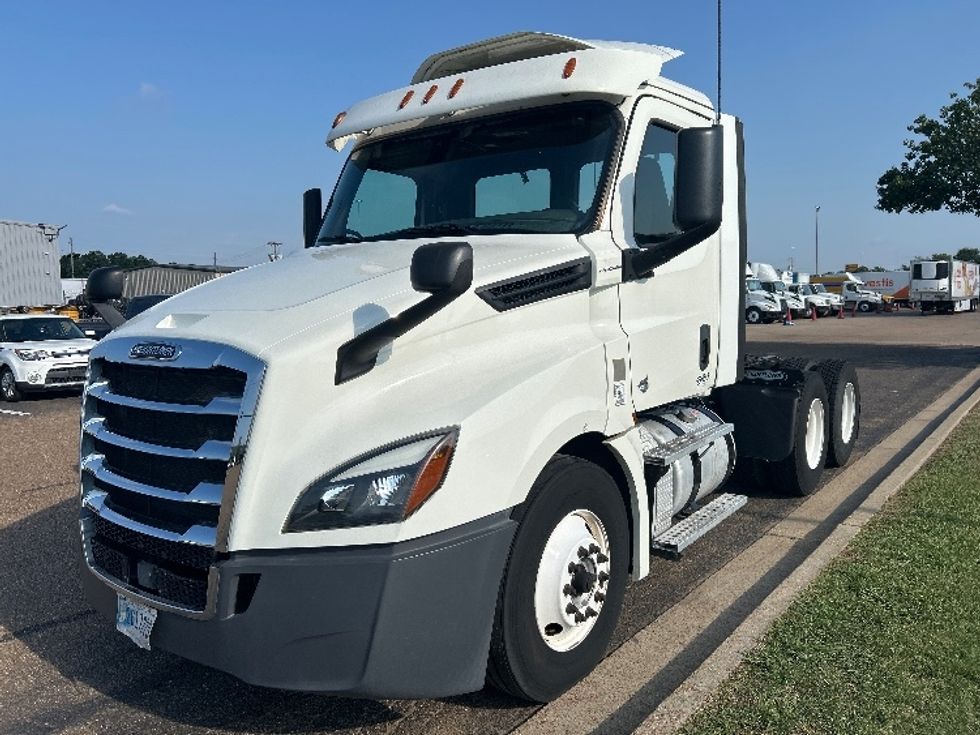 Day Cab Tractor-Heavy Duty Tractors-Freightliner-2018-T12664ST-Richland-MS-426,420\n\t\tmiles-$ 44,000 - Image 3