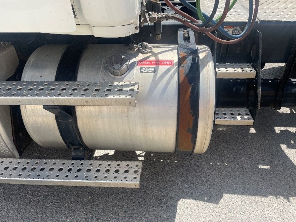 Day Cab Tractor-Heavy Duty Tractors-Freightliner-2018-T12664ST-Richmond-VA-453,674\n\t\tmiles-$ 47,250 - Image 19