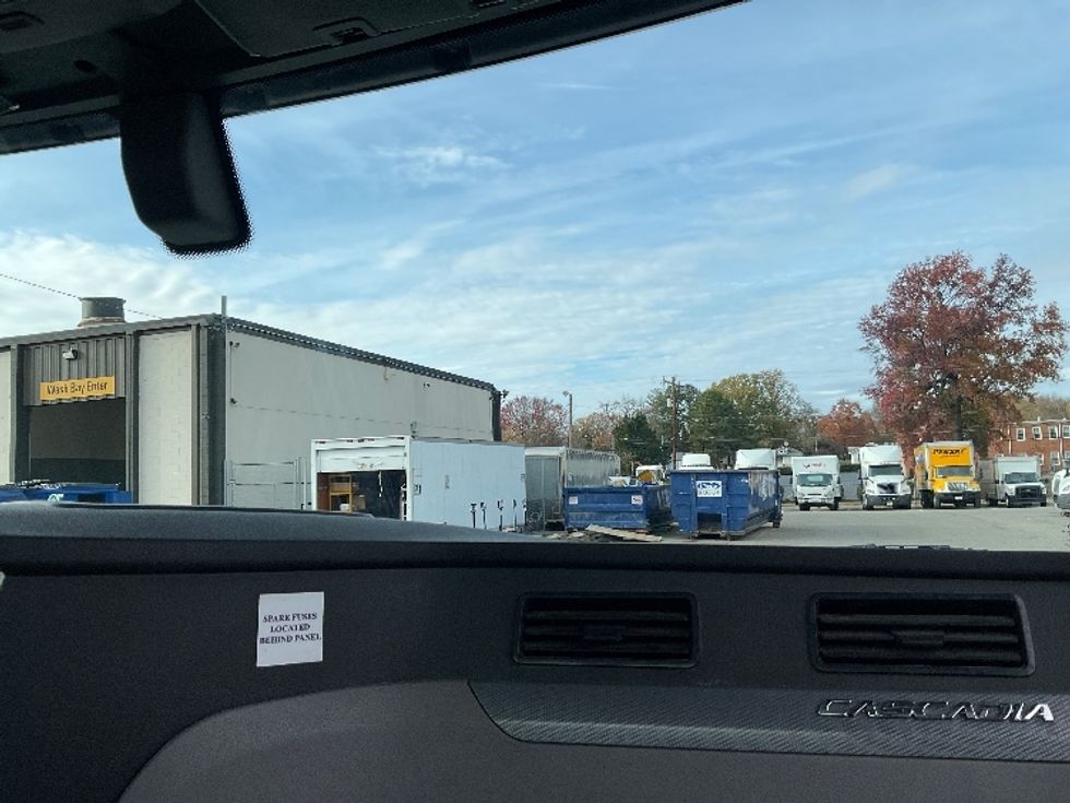 Day Cab Tractor-Heavy Duty Tractors-Freightliner-2018-T12664ST-Richmond-VA-497,892\n\t\tmiles-$ 43,250 - Image 13